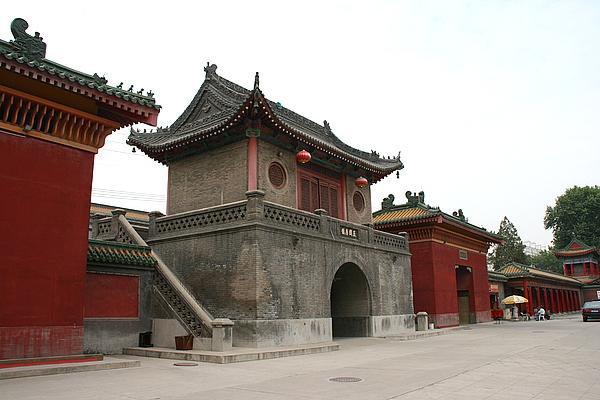 大兴善寺山门(图片来源:资料图)在2000多年前的汉代,佛教传入了我国